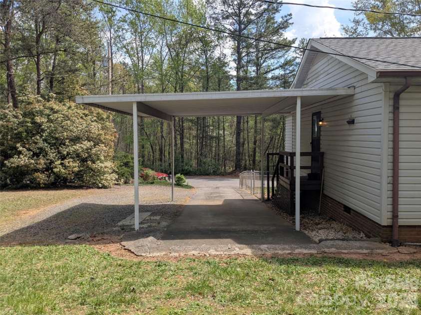 903 Sterling Drive, Kings Mountain, NC 28086.  MLS# CAR4364893, YatesRealty ID 9111. 