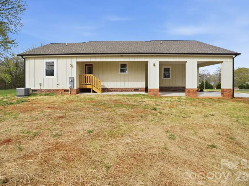 3529 Winters Street, Newton, NC 28658.  MLS# CAR4359507, YatesRealty ID 9112. 