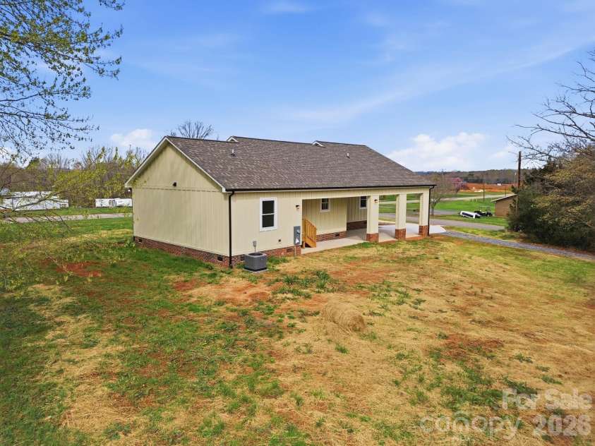 3529 Winters Street, Newton, NC 28658.  MLS# CAR4359507, YatesRealty ID 9112. 