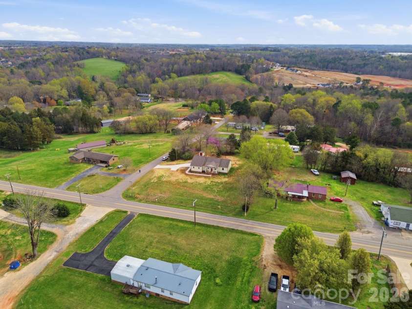 3529 Winters Street, Newton, NC 28658.  MLS# CAR4359507, YatesRealty ID 9112. 