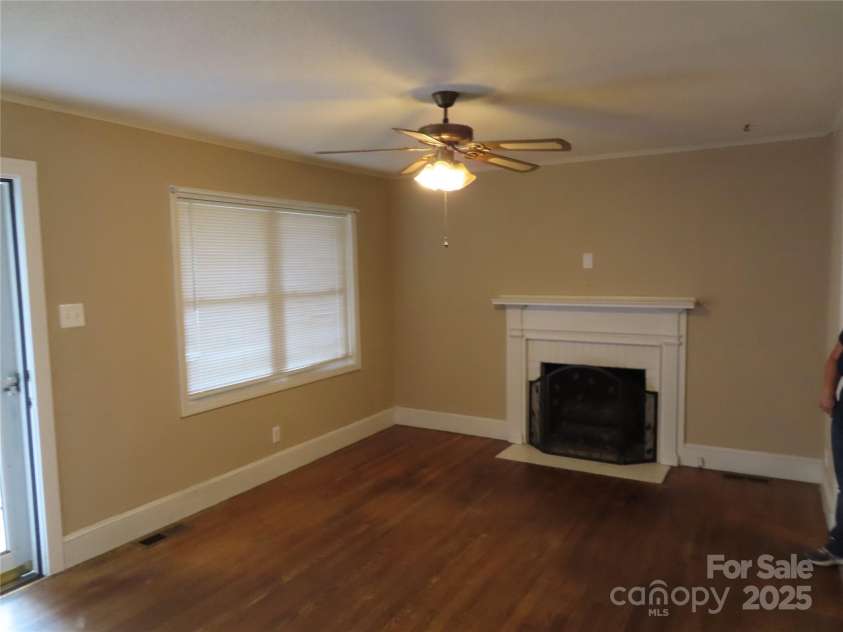 617 Jones Avenue, Rock Hill, SC 29730.  MLS# CAR4250696, YatesRealty ID 9112. Living room