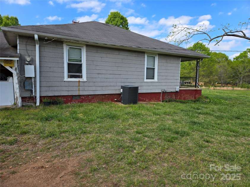 1714 Measmer Street, Kannapolis, NC 28081.  MLS# CAR4249205, YatesRealty ID 9113. 