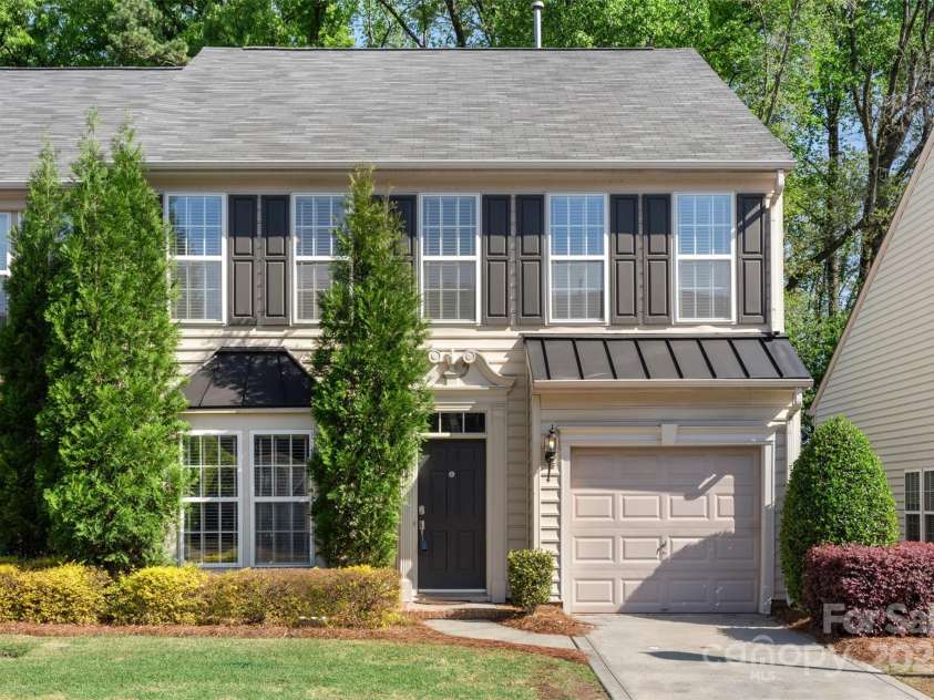 3214 Park South Station Boulevard, Charlotte, NC 28210.  MLS# CAR4243327, YatesRealty ID 9114. 
