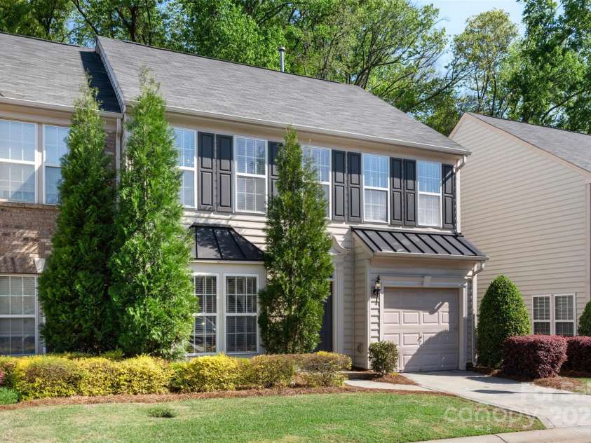3214 Park South Station Boulevard, Charlotte, NC 28210.  MLS# CAR4243327, YatesRealty ID 9114. 