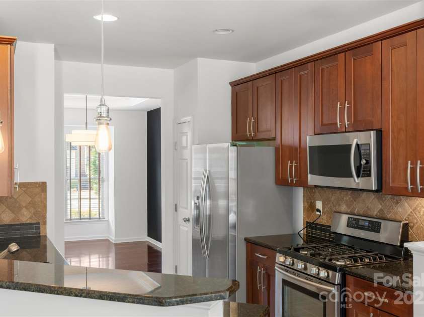 3214 Park South Station Boulevard, Charlotte, NC 28210.  MLS# CAR4243327, YatesRealty ID 9114. 
