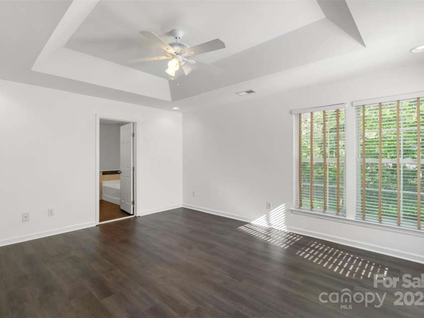 3214 Park South Station Boulevard, Charlotte, NC 28210.  MLS# CAR4243327, YatesRealty ID 9114. 