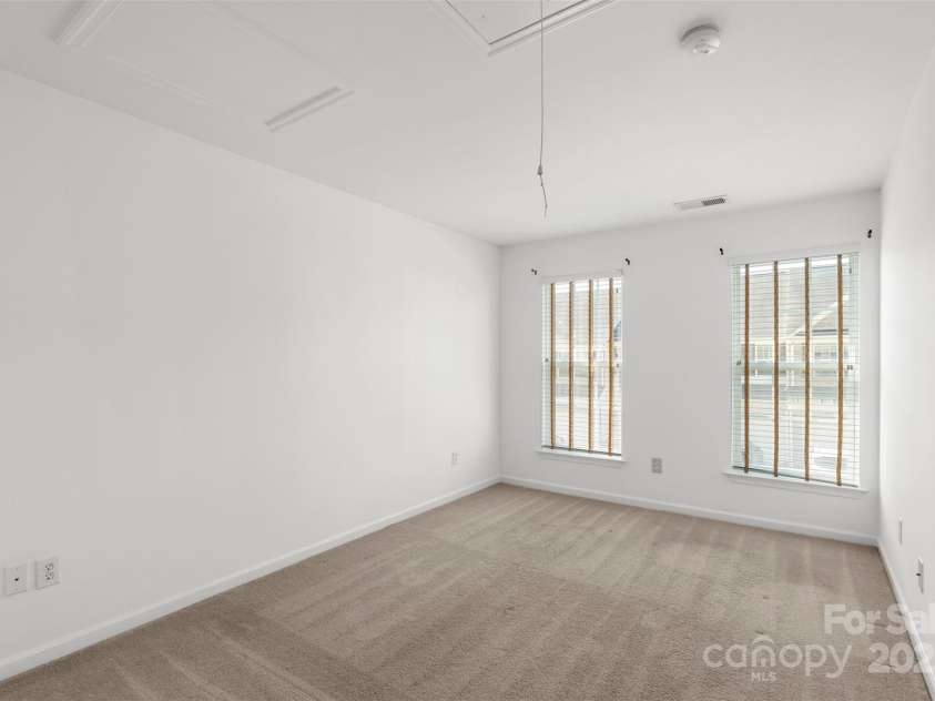 3214 Park South Station Boulevard, Charlotte, NC 28210.  MLS# CAR4243327, YatesRealty ID 9114. 