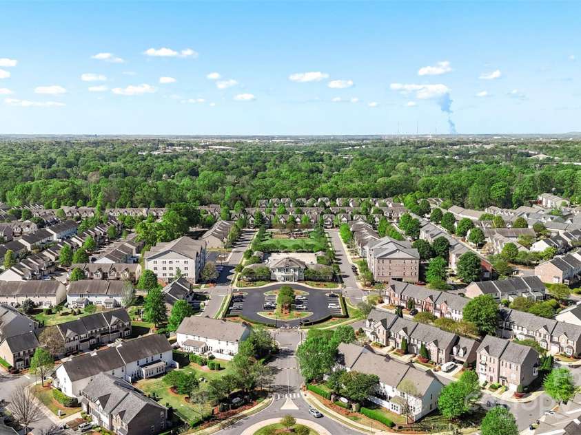 3214 Park South Station Boulevard, Charlotte, NC 28210.  MLS# CAR4243327, YatesRealty ID 9114. 