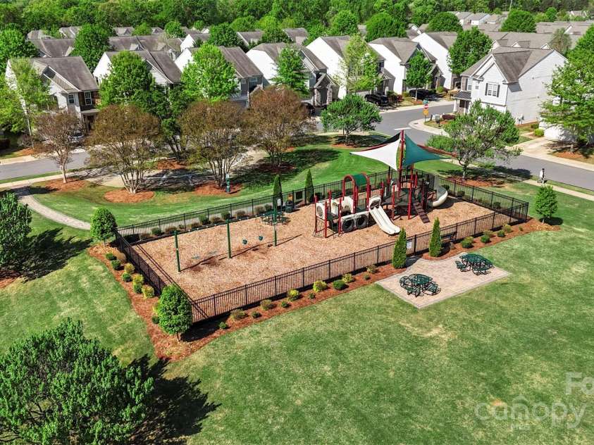 3214 Park South Station Boulevard, Charlotte, NC 28210.  MLS# CAR4243327, YatesRealty ID 9114. 