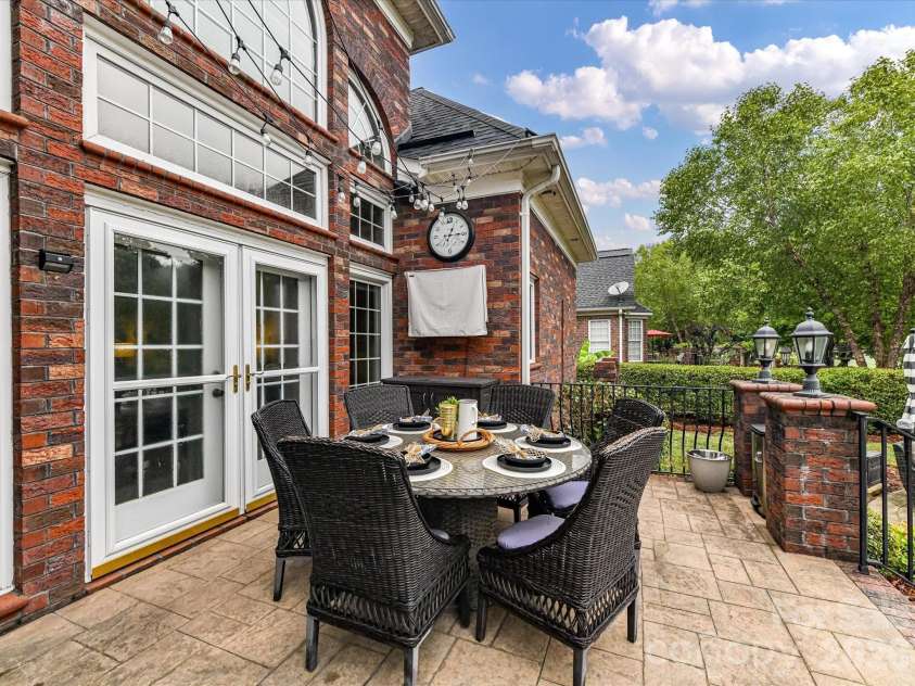 6114 Four Wood Drive, Matthews, NC 28104.  MLS# CAR4362811, YatesRealty ID 9114. 
