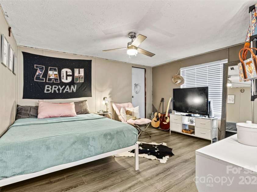 7686 Hickory Creek Drive, Denver, NC 28037.  MLS# CAR4187931, YatesRealty ID 9115. 2nd bedroom