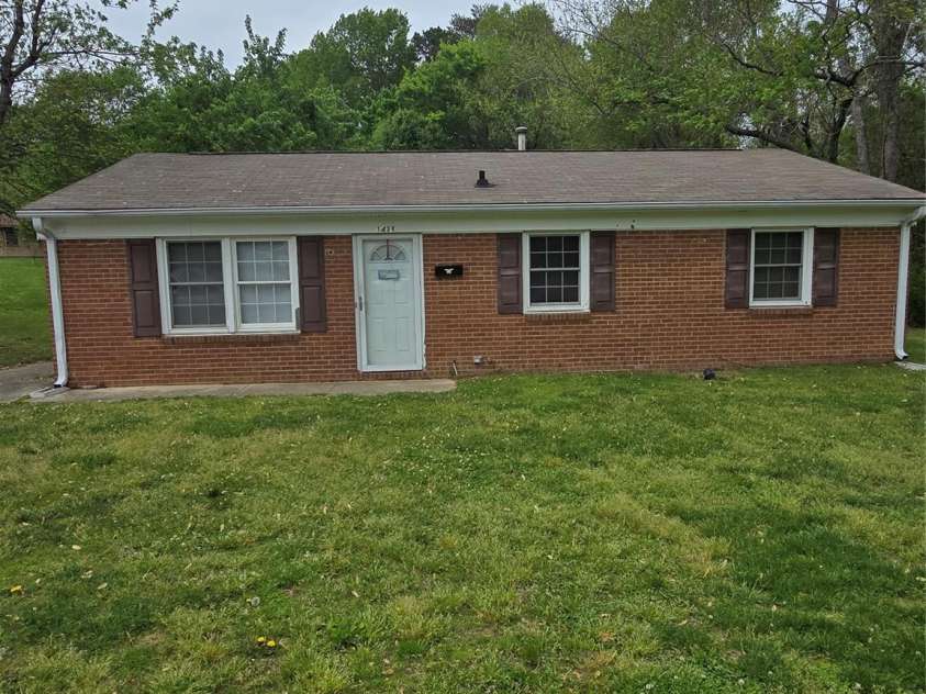 1436 Lanier Court, Burlington, NC 27217.  MLS# CAR4134933, YatesRealty ID 9116. Front of Home