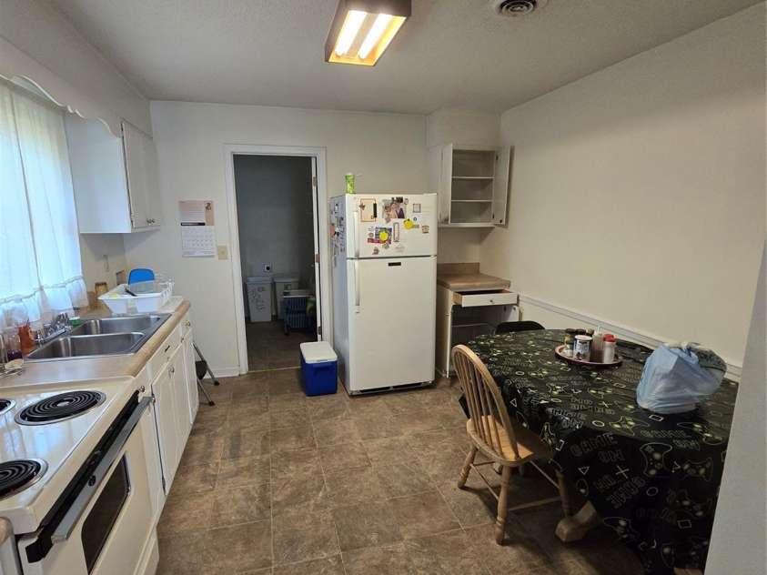 1436 Lanier Court, Burlington, NC 27217.  MLS# CAR4134933, YatesRealty ID 9116. Kitchen