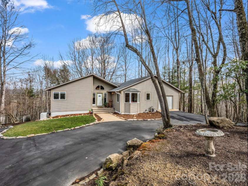 209 Walnut Ridge Road, Brevard, NC 28712.  MLS# CAR4361417, YatesRealty ID 9116. 