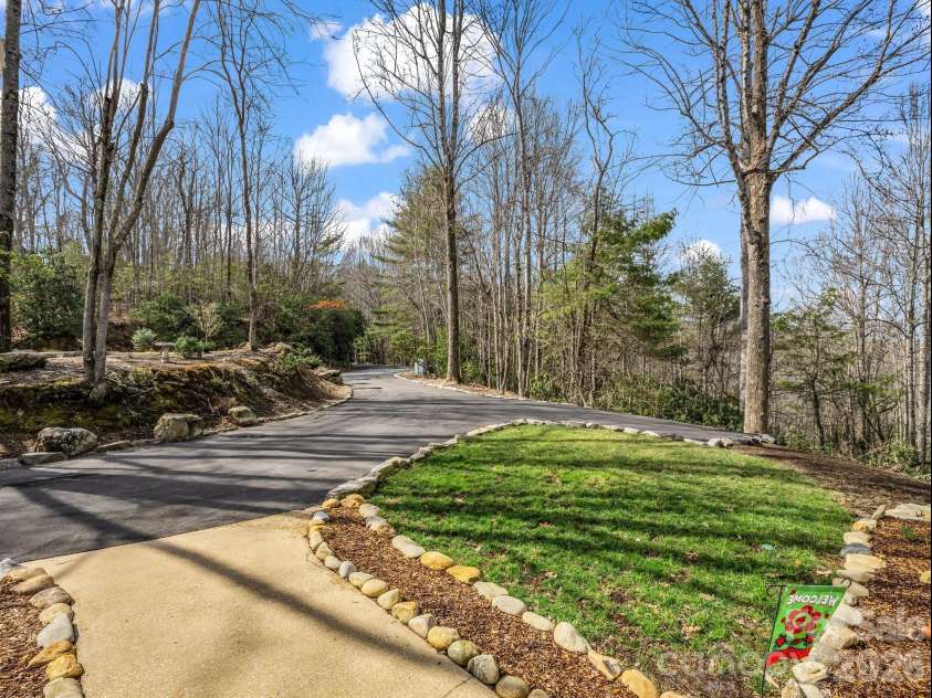 209 Walnut Ridge Road, Brevard, NC 28712.  MLS# CAR4361417, YatesRealty ID 9116. 