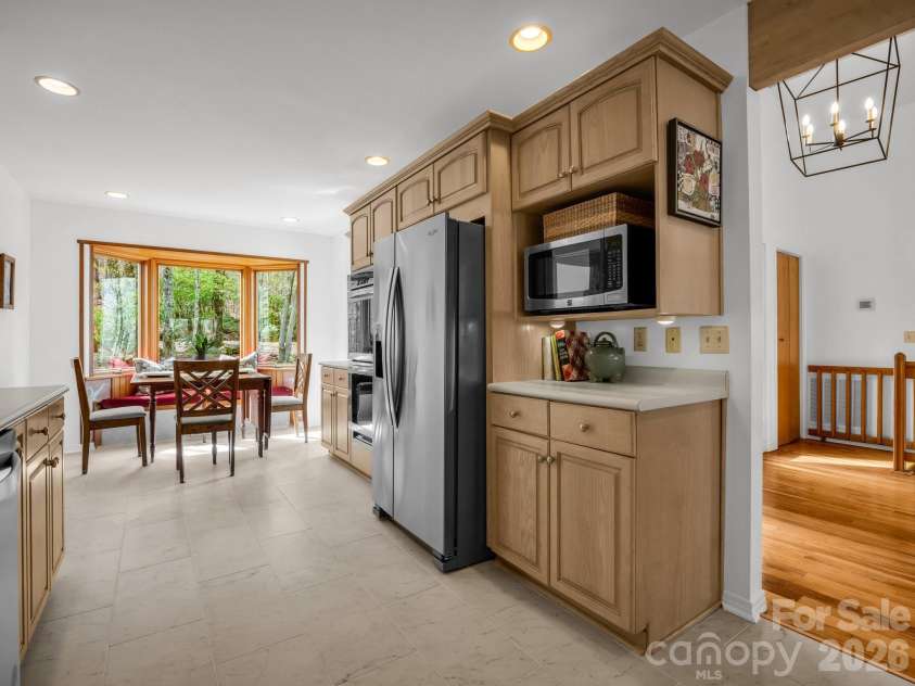 209 Walnut Ridge Road, Brevard, NC 28712.  MLS# CAR4361417, YatesRealty ID 9116. 