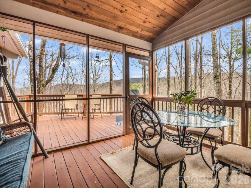 209 Walnut Ridge Road, Brevard, NC 28712.  MLS# CAR4361417, YatesRealty ID 9116. 