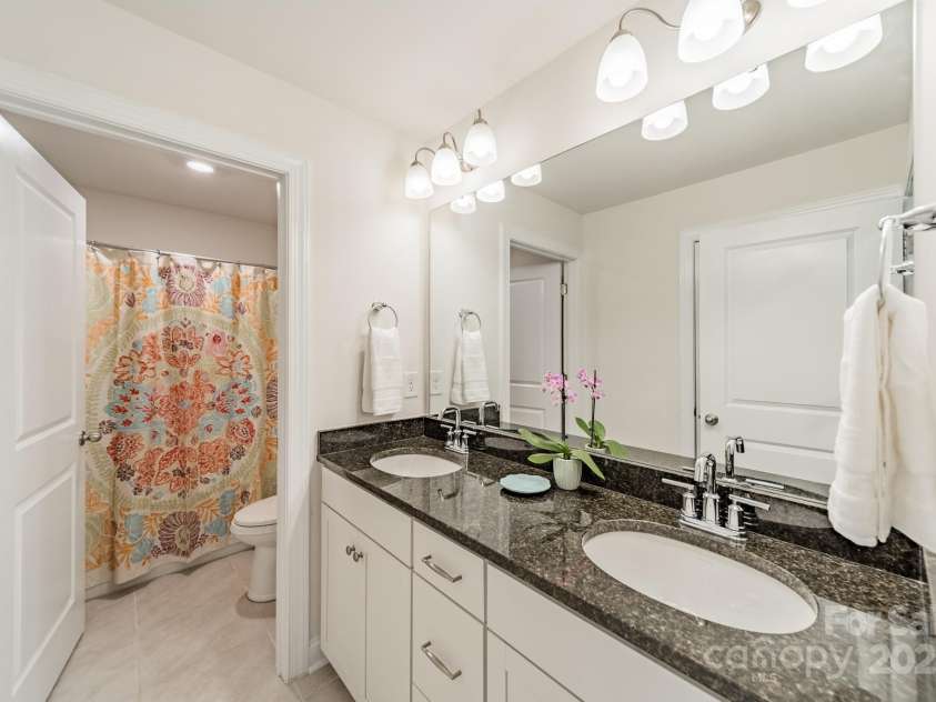 172 Longleaf Drive, Mooresville, NC 28117.  MLS# CAR4215780, YatesRealty ID 9118. Full Bath