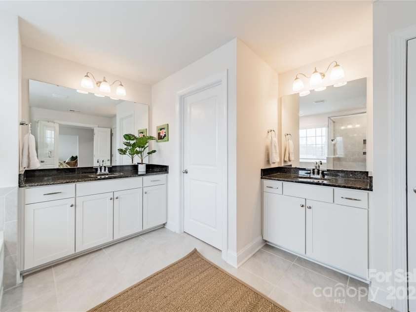 172 Longleaf Drive, Mooresville, NC 28117.  MLS# CAR4215780, YatesRealty ID 9118. Primary Vanities