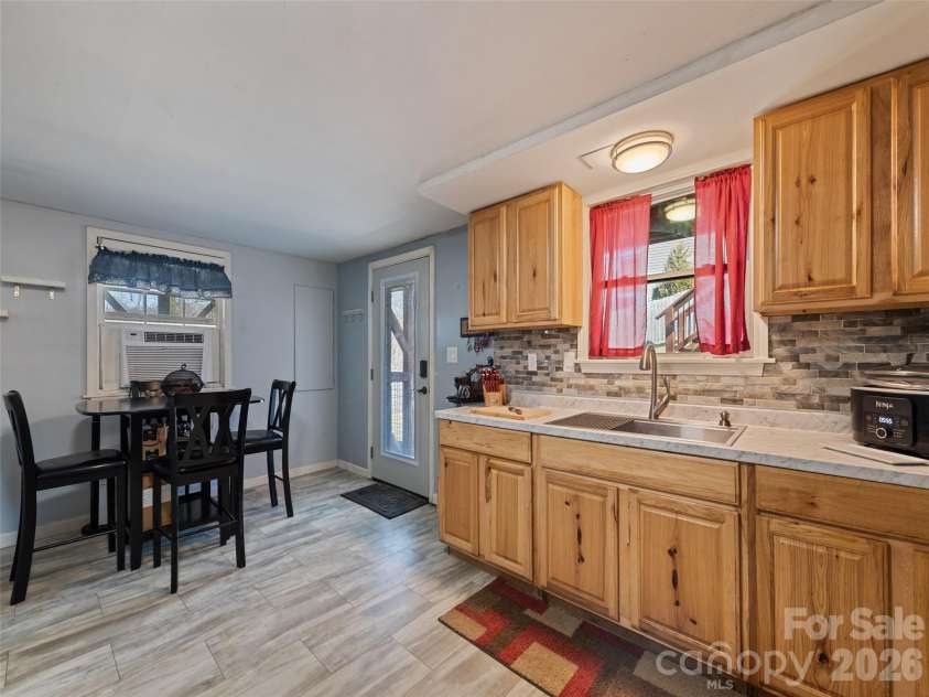 85 Culvern Street, Asheville, NC 28804.  MLS# CAR4348818, YatesRealty ID 9118. 