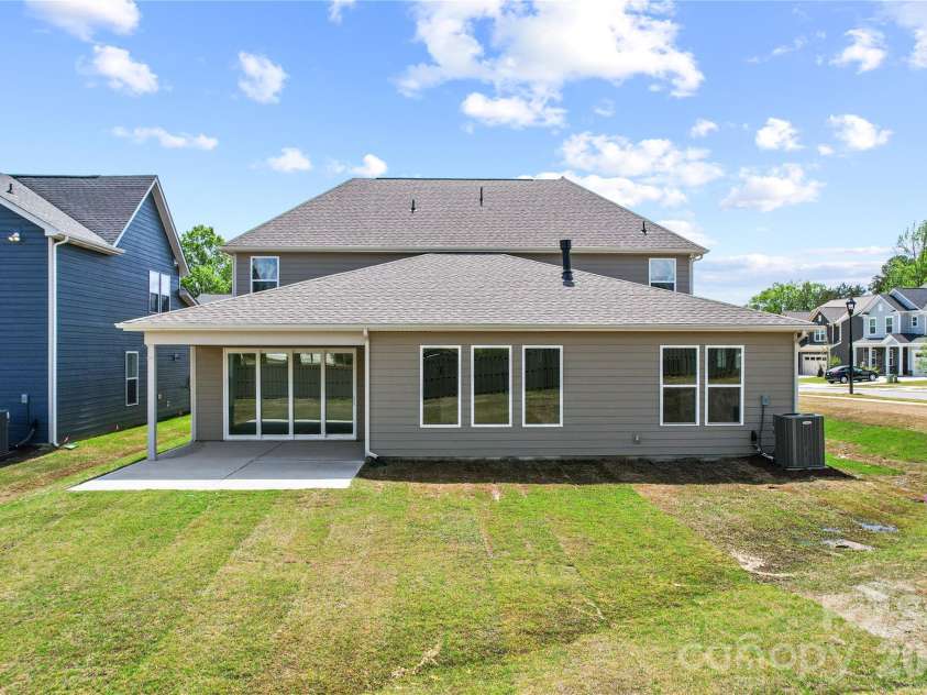 13907 Penbury Lane, Charlotte, NC 28278.  MLS# CAR4364011, YatesRealty ID 9119. 