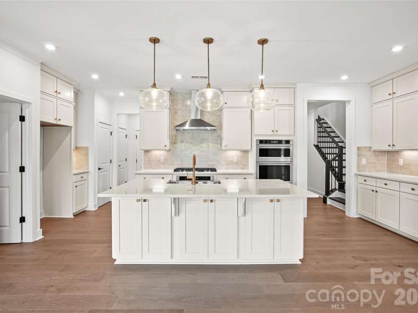 13907 Penbury Lane, Charlotte, NC 28278.  MLS# CAR4364011, YatesRealty ID 9119. 