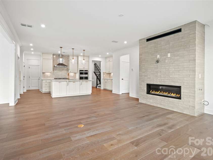 13907 Penbury Lane, Charlotte, NC 28278.  MLS# CAR4364011, YatesRealty ID 9119. 