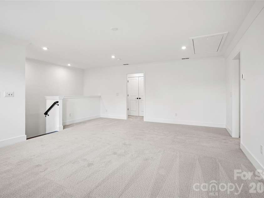 13907 Penbury Lane, Charlotte, NC 28278.  MLS# CAR4364011, YatesRealty ID 9119. 