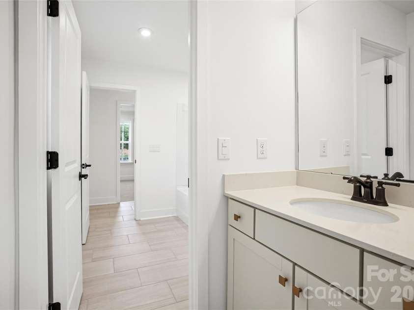13907 Penbury Lane, Charlotte, NC 28278.  MLS# CAR4364011, YatesRealty ID 9119. 