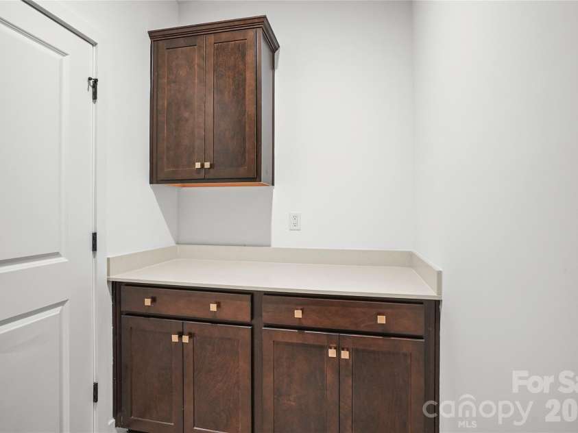 13907 Penbury Lane, Charlotte, NC 28278.  MLS# CAR4364011, YatesRealty ID 9119. 