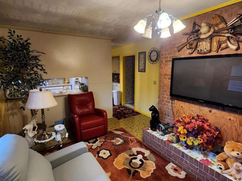 406 Caldwell Avenue, Newton, NC 28658.  MLS# CAR4248372, YatesRealty ID 912. 