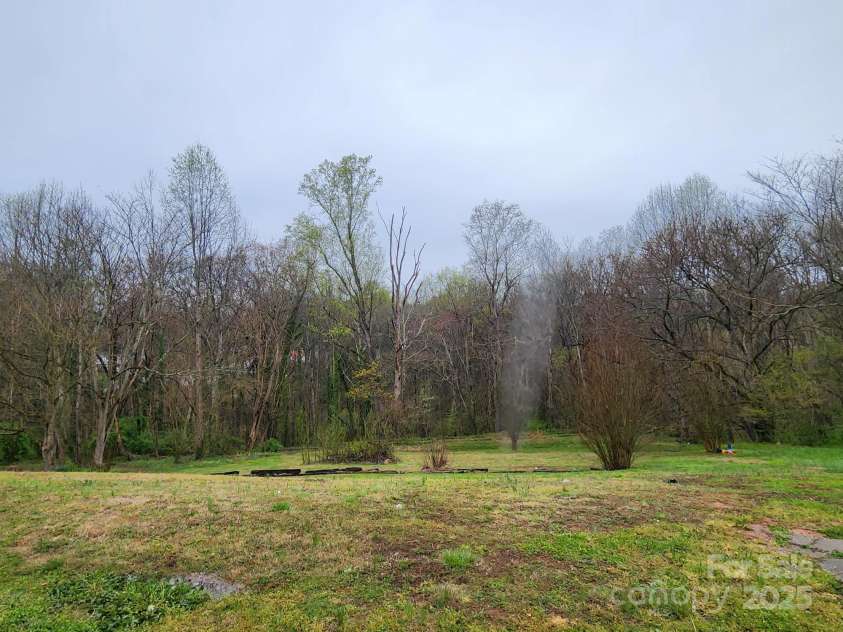 406 Caldwell Avenue, Newton, NC 28658.  MLS# CAR4248372, YatesRealty ID 912. 