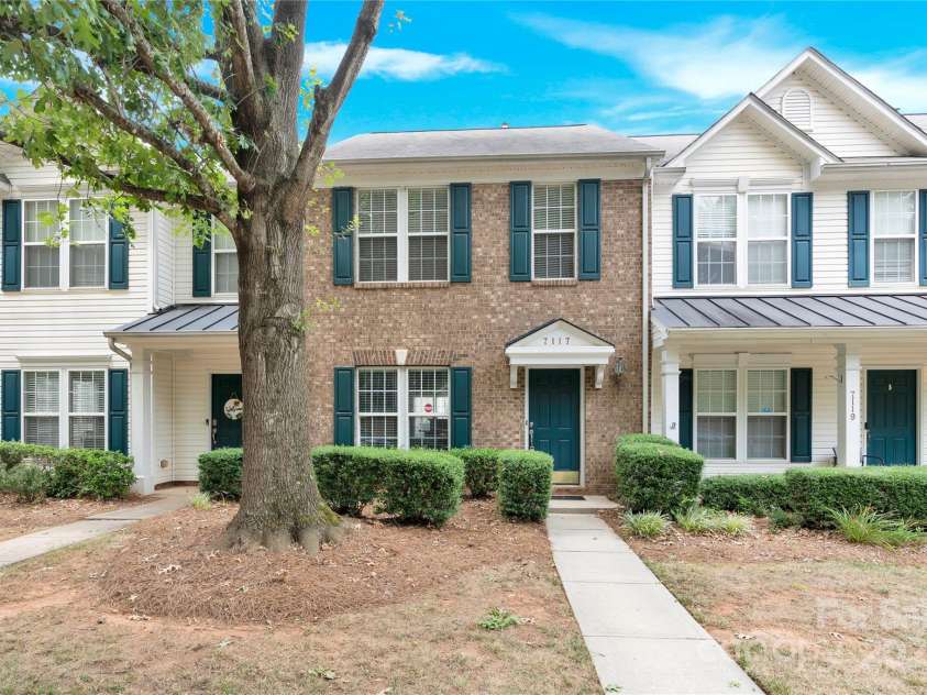 7117 Flying Scotsman Drive, Charlotte, NC 28213.  MLS# CAR4286523, YatesRealty ID 9120. 