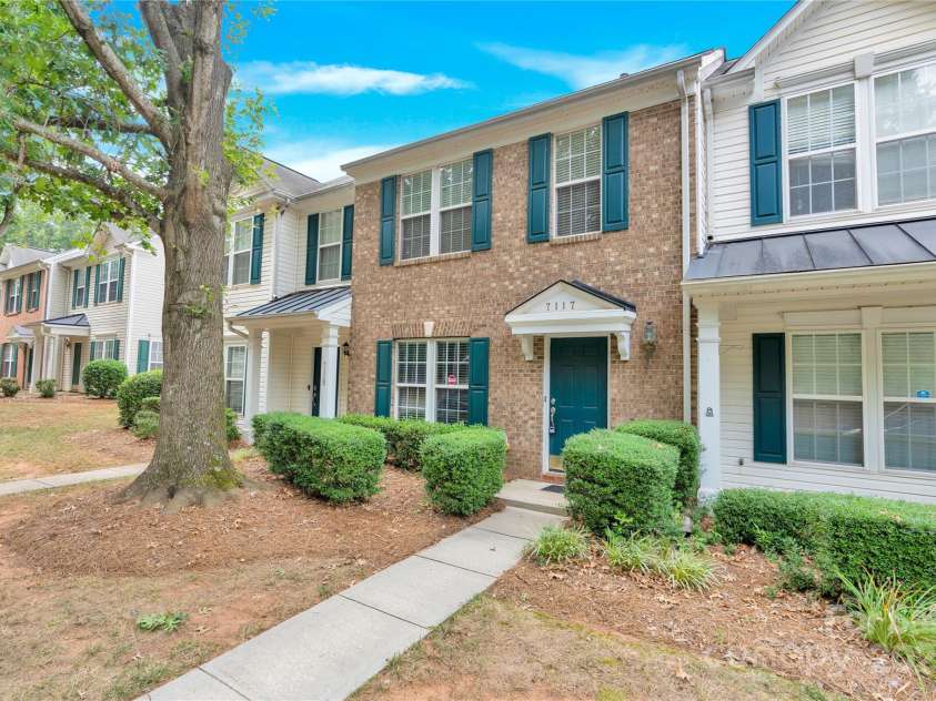 7117 Flying Scotsman Drive, Charlotte, NC 28213.  MLS# CAR4286523, YatesRealty ID 9120. 