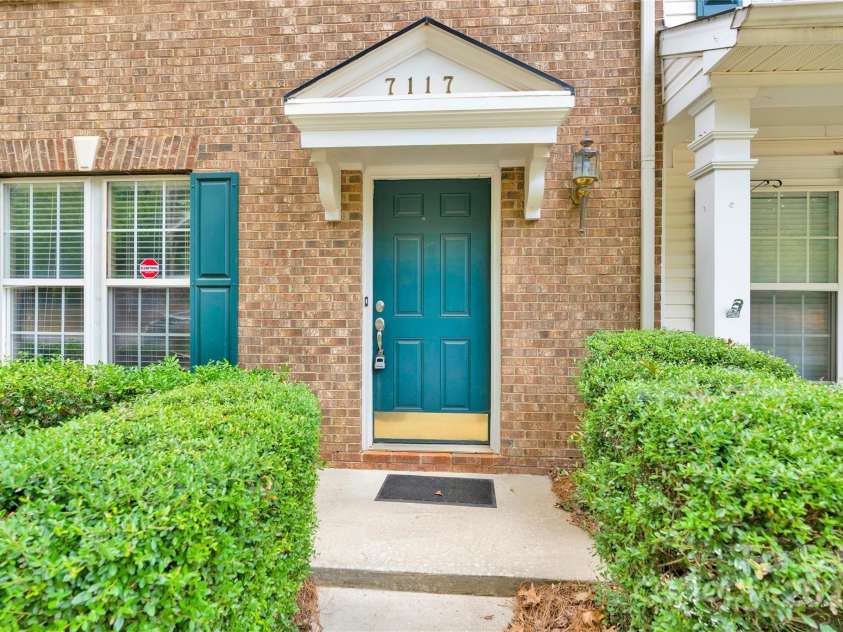 7117 Flying Scotsman Drive, Charlotte, NC 28213.  MLS# CAR4286523, YatesRealty ID 9120. 
