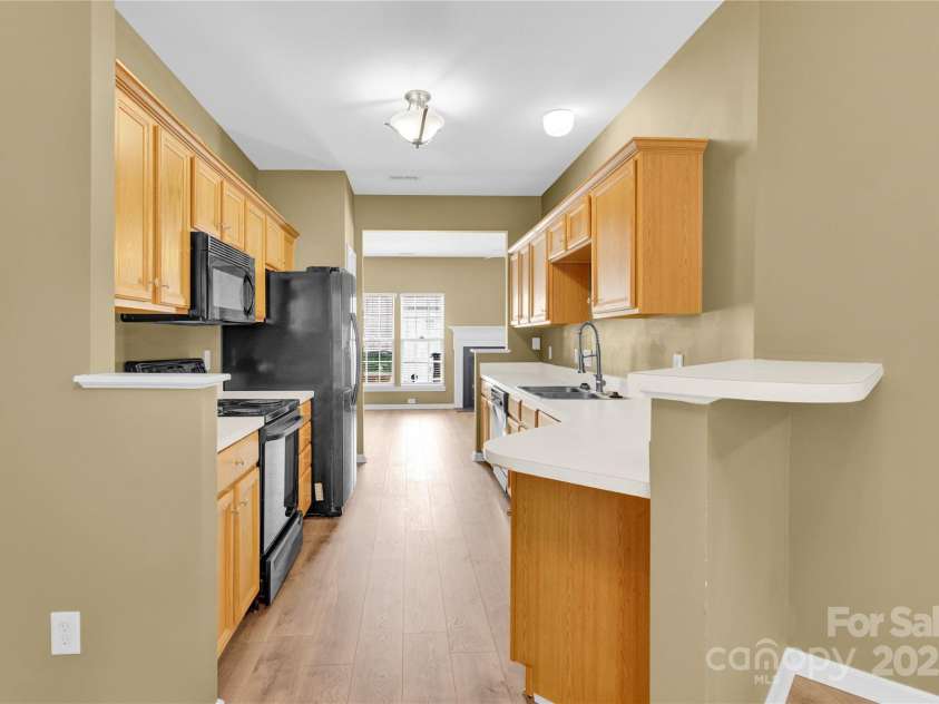 7117 Flying Scotsman Drive, Charlotte, NC 28213.  MLS# CAR4286523, YatesRealty ID 9120. 