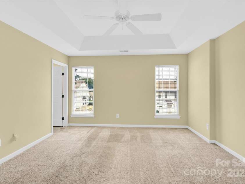 7117 Flying Scotsman Drive, Charlotte, NC 28213.  MLS# CAR4286523, YatesRealty ID 9120. 