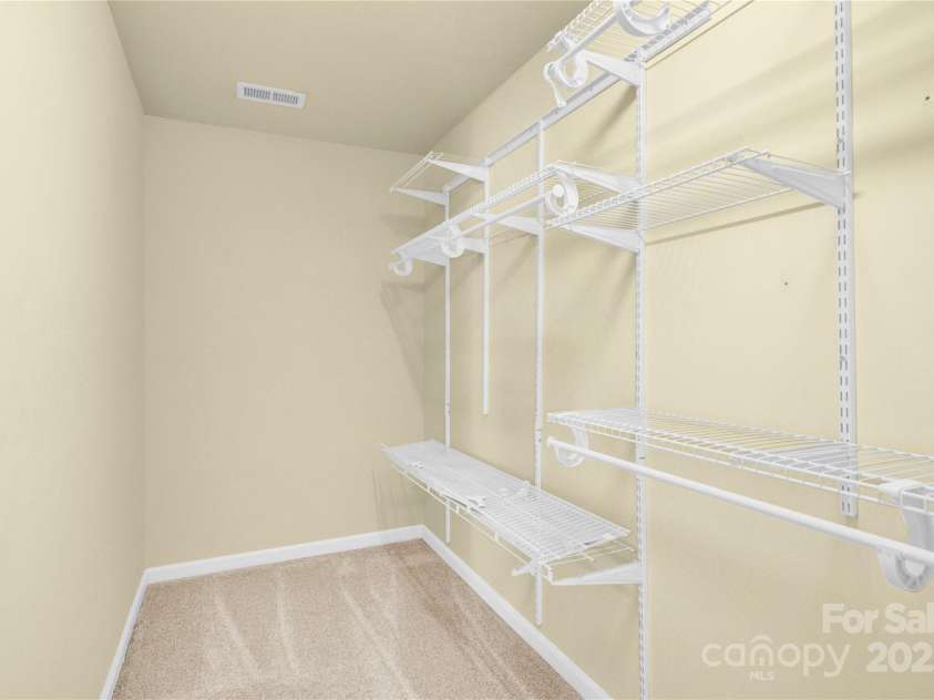 7117 Flying Scotsman Drive, Charlotte, NC 28213.  MLS# CAR4286523, YatesRealty ID 9120. 