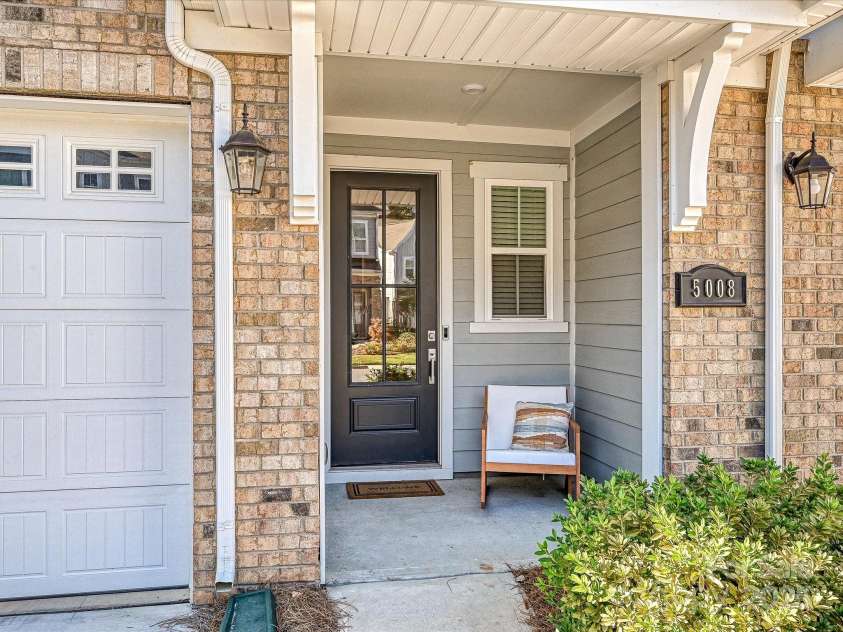 5008 Catterick Court, Charlotte, NC 28226.  MLS# CAR4313099, YatesRealty ID 9121. 