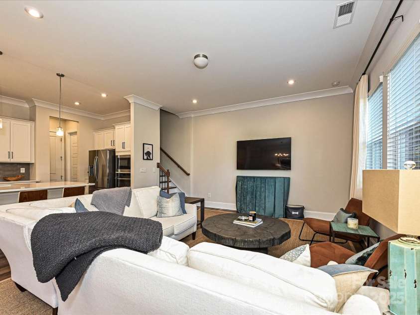 5008 Catterick Court, Charlotte, NC 28226.  MLS# CAR4313099, YatesRealty ID 9121. 