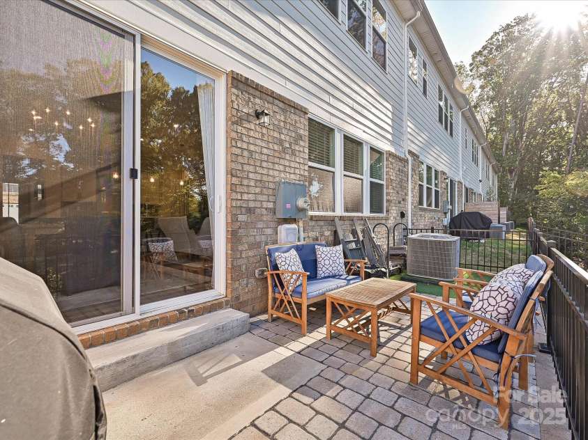 5008 Catterick Court, Charlotte, NC 28226.  MLS# CAR4313099, YatesRealty ID 9121. 