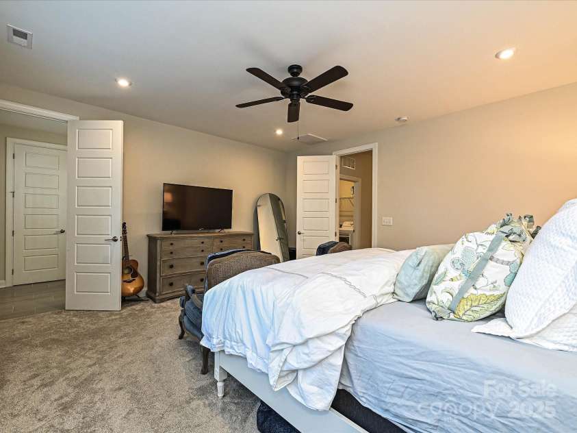 5008 Catterick Court, Charlotte, NC 28226.  MLS# CAR4313099, YatesRealty ID 9121. 