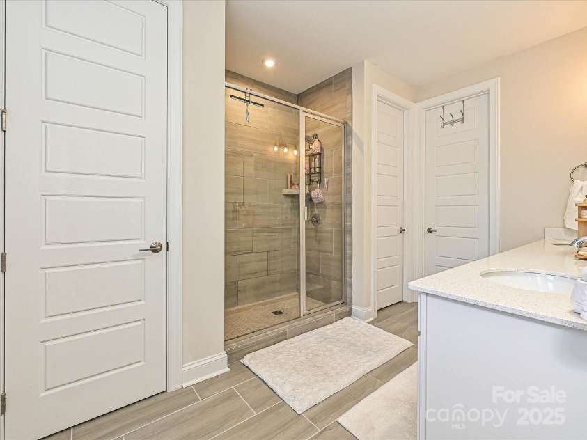 5008 Catterick Court, Charlotte, NC 28226.  MLS# CAR4313099, YatesRealty ID 9121. 