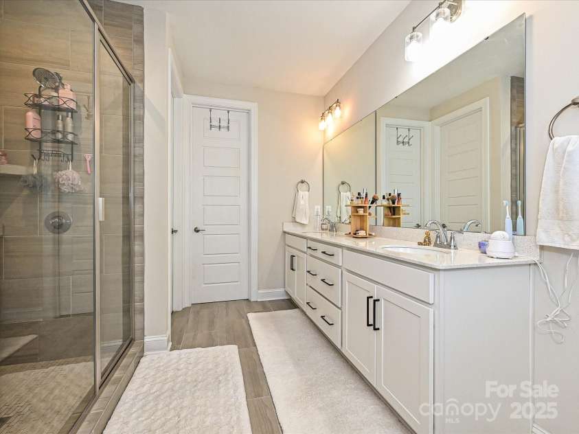 5008 Catterick Court, Charlotte, NC 28226.  MLS# CAR4313099, YatesRealty ID 9121. 