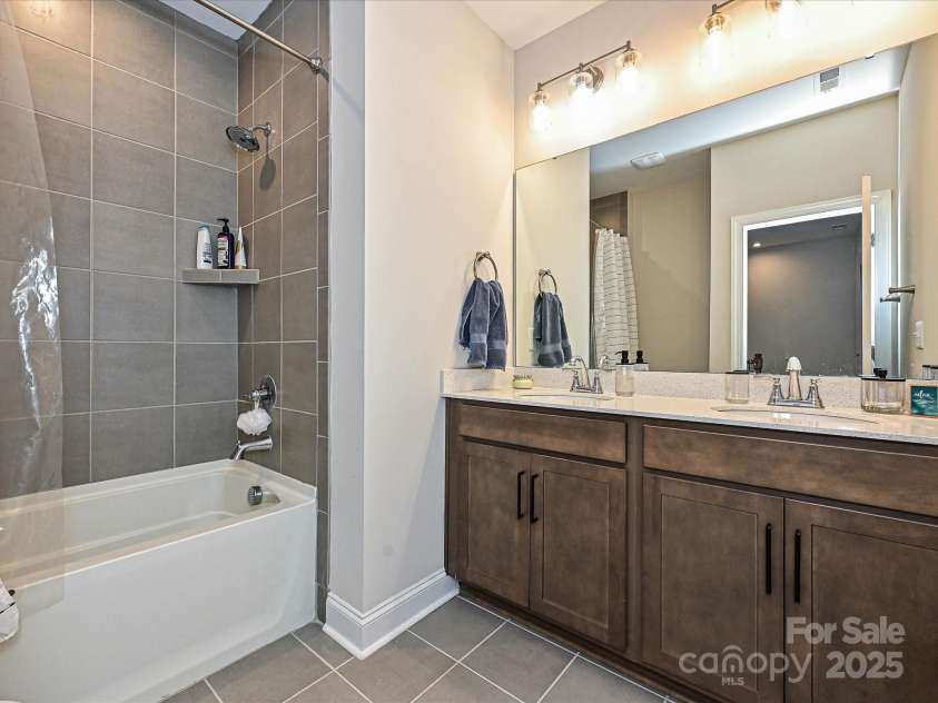 5008 Catterick Court, Charlotte, NC 28226.  MLS# CAR4313099, YatesRealty ID 9121. 