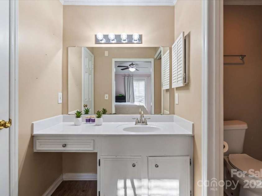 8220 Terra Linda Lane, Charlotte, NC 28215.  MLS# CAR4237364, YatesRealty ID 9122. 