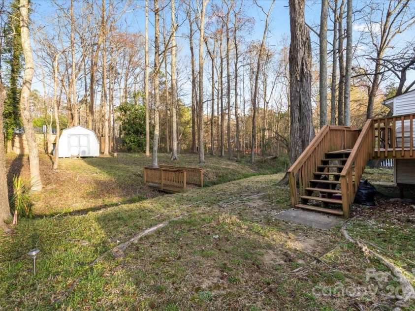 8220 Terra Linda Lane, Charlotte, NC 28215.  MLS# CAR4237364, YatesRealty ID 9122. 