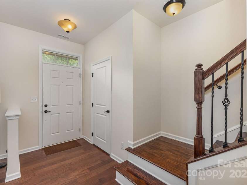 1720 Fleetwood Drive, Charlotte, NC 28208.  MLS# CAR4248261, YatesRealty ID 9123. 