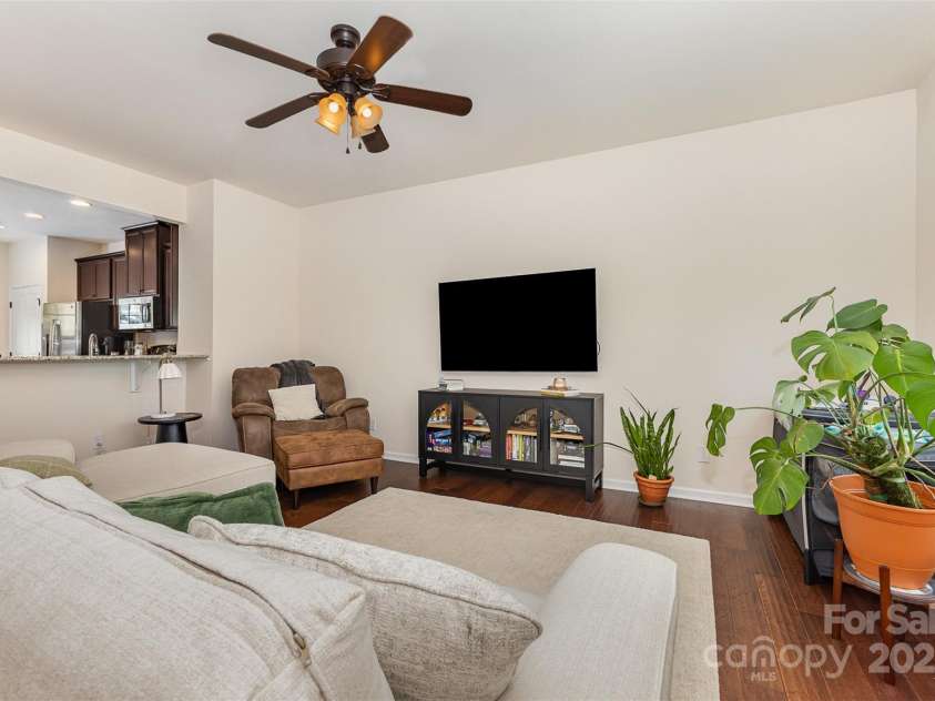 1720 Fleetwood Drive, Charlotte, NC 28208.  MLS# CAR4248261, YatesRealty ID 9123. 