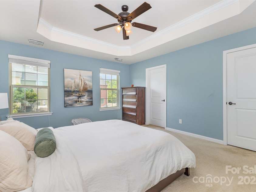 1720 Fleetwood Drive, Charlotte, NC 28208.  MLS# CAR4248261, YatesRealty ID 9123. 